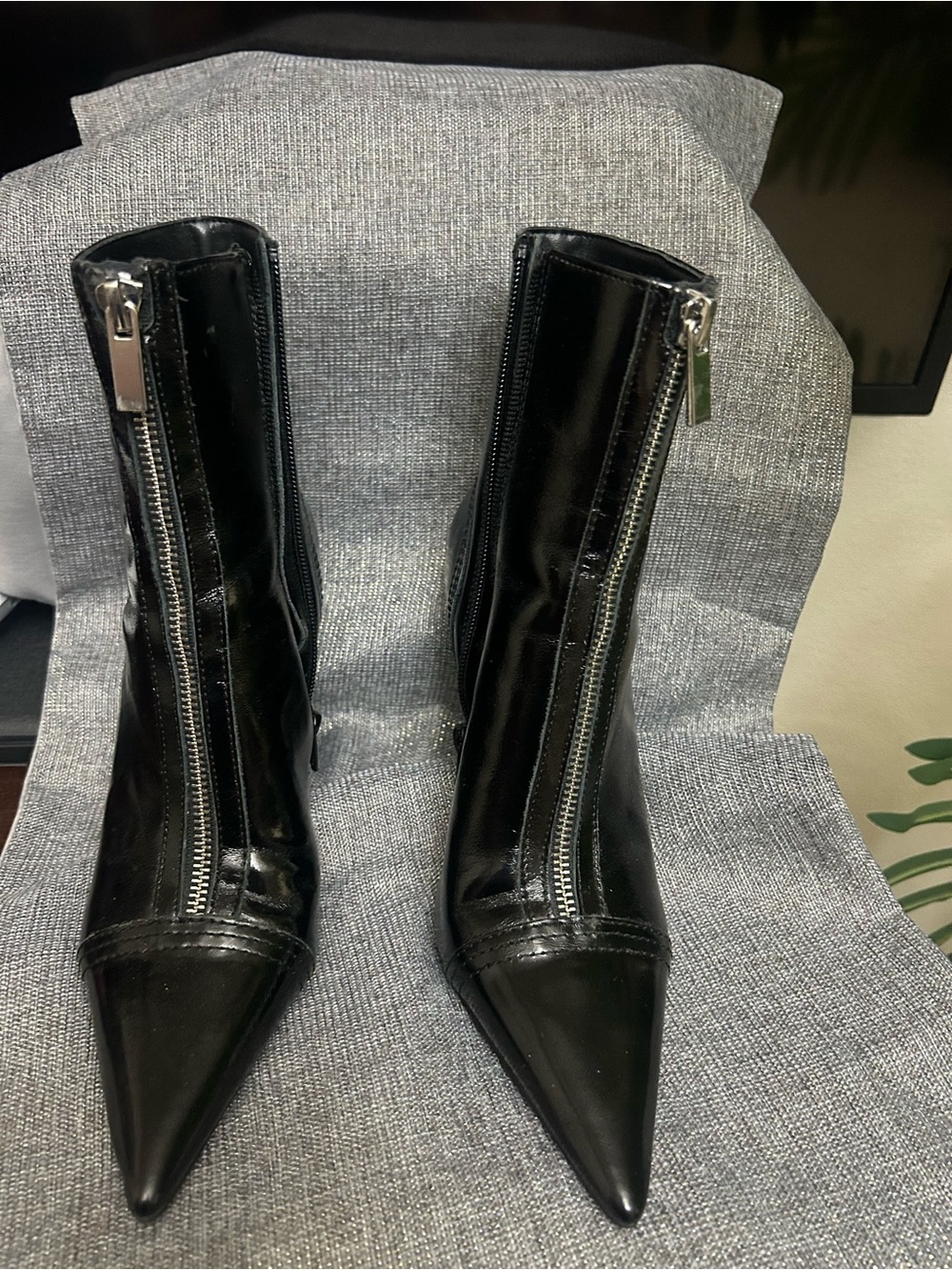 Steve Madden Black Patent Pointed Toe Zip Ankle Boots